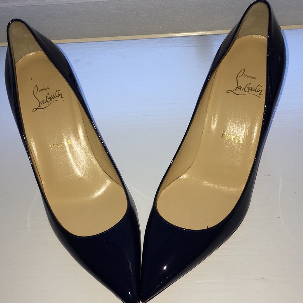 Christian Louboutin NEVER WORN authentic navy patent leather pumps